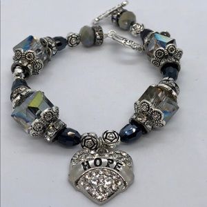🎁black and silver HOPE bracelet with toggle closure size small